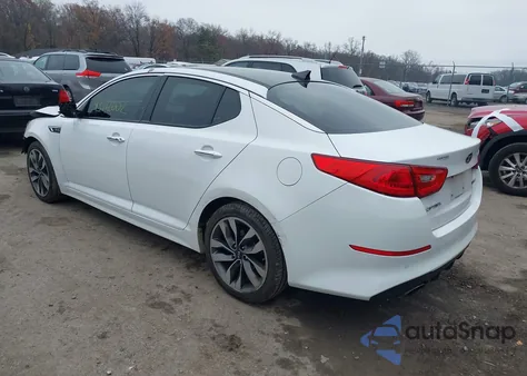 2015 Kia Optima Sx Turbo z USA, uszkodzony, nr VIN 5XXGR4A61FG474979